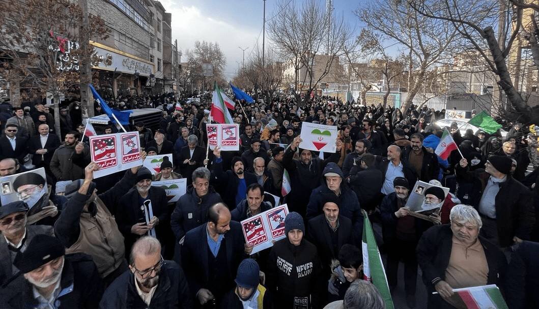 راهپیمایی مردم ولایی همدان علیه آشوبگران