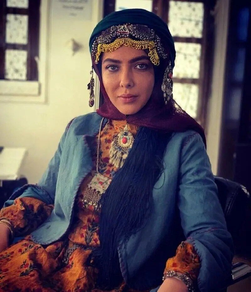 لیلا اوتادی لباس سنتی قشقایی پوشید و حسابی جذاب شد!