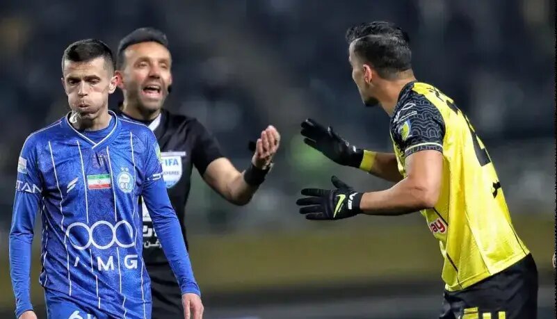 خودزنی حاج‌صفی برای کارت قرمز فلاح!