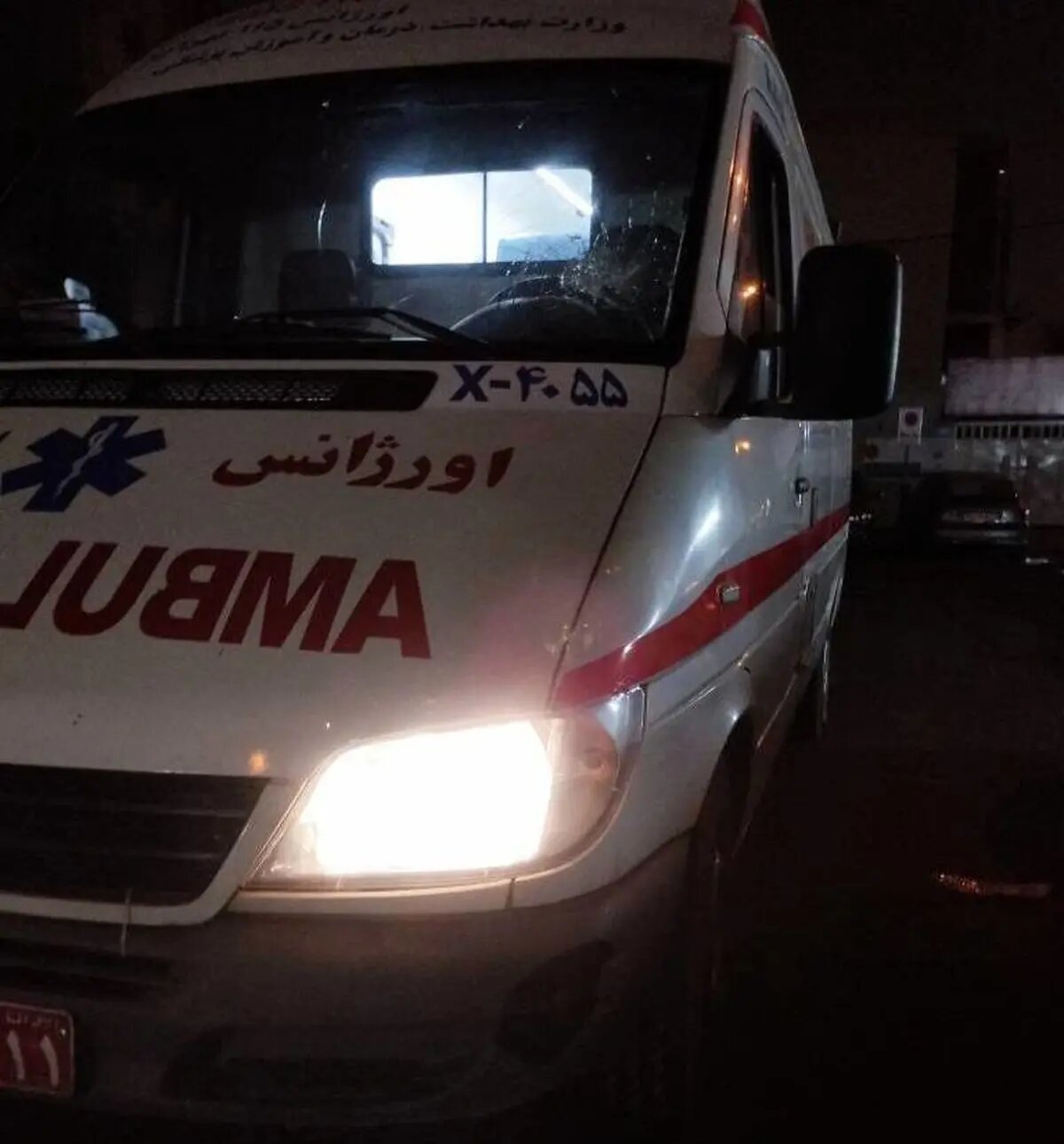 آسیب به آمبولانس توسط   معترضان در پایتخت