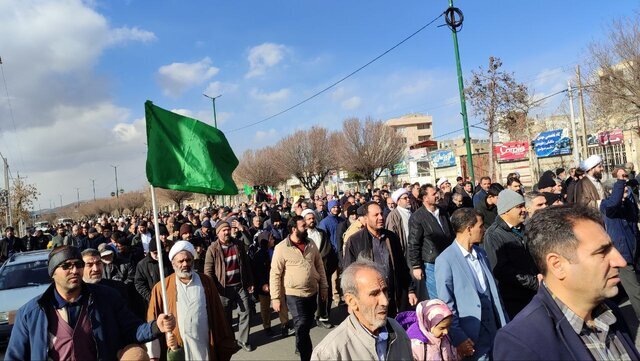 راهپیمایی مردم ملایر در محکومیت هتک حرمت به قرآن و مقدسات برگزار شد