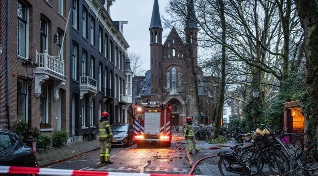 شب ناآرام سال نو در هلند؛ از تلفات آتش‌بازی تا آتش‌سوزی کلیسا