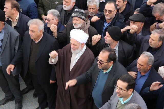 راهپیمایی مردم اسدآباد در محکومیت هتک حرمت به قرآن و مقدسات برگزار شد