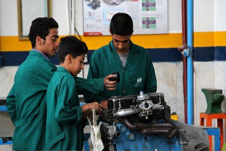 محمدی: فقدان مهارت از دلایل اصلی بیکاری در کشور است