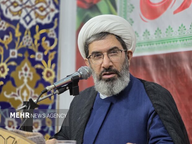 آیت الله کاظمی:فتح واقعی انقلاب اسلامی تربیت انسان های الهام بخش است