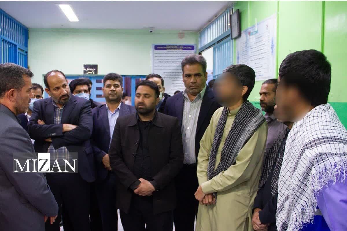 دادستان مرکز استان سیستان و بلوچستان از زندانهای سراوان و خاش بازدید کرد