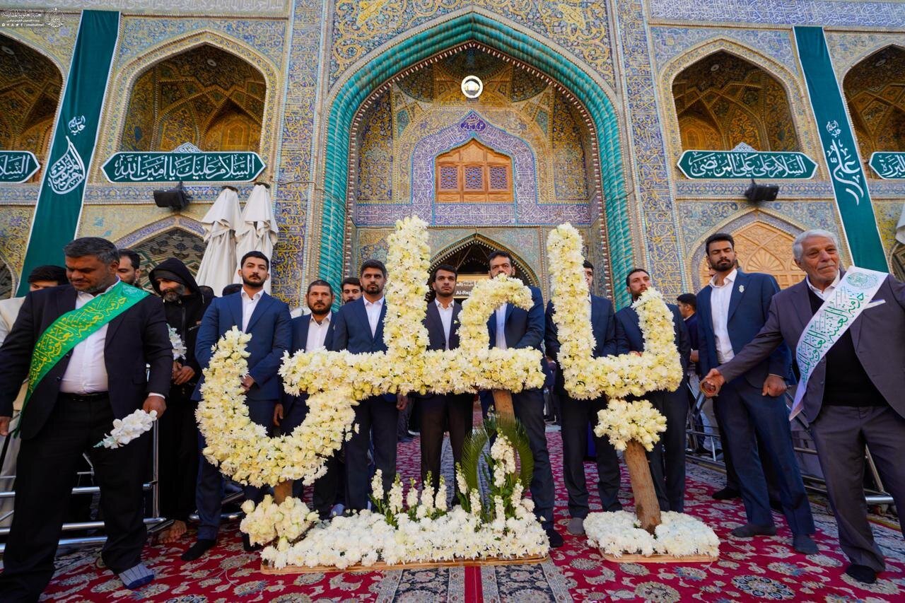عکس/ گلباران حرم امام علی علیه السلام در نجف