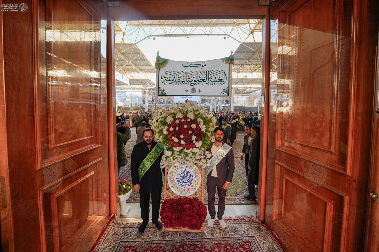 عکس/ گلباران حرم امام علی علیه السلام در نجف