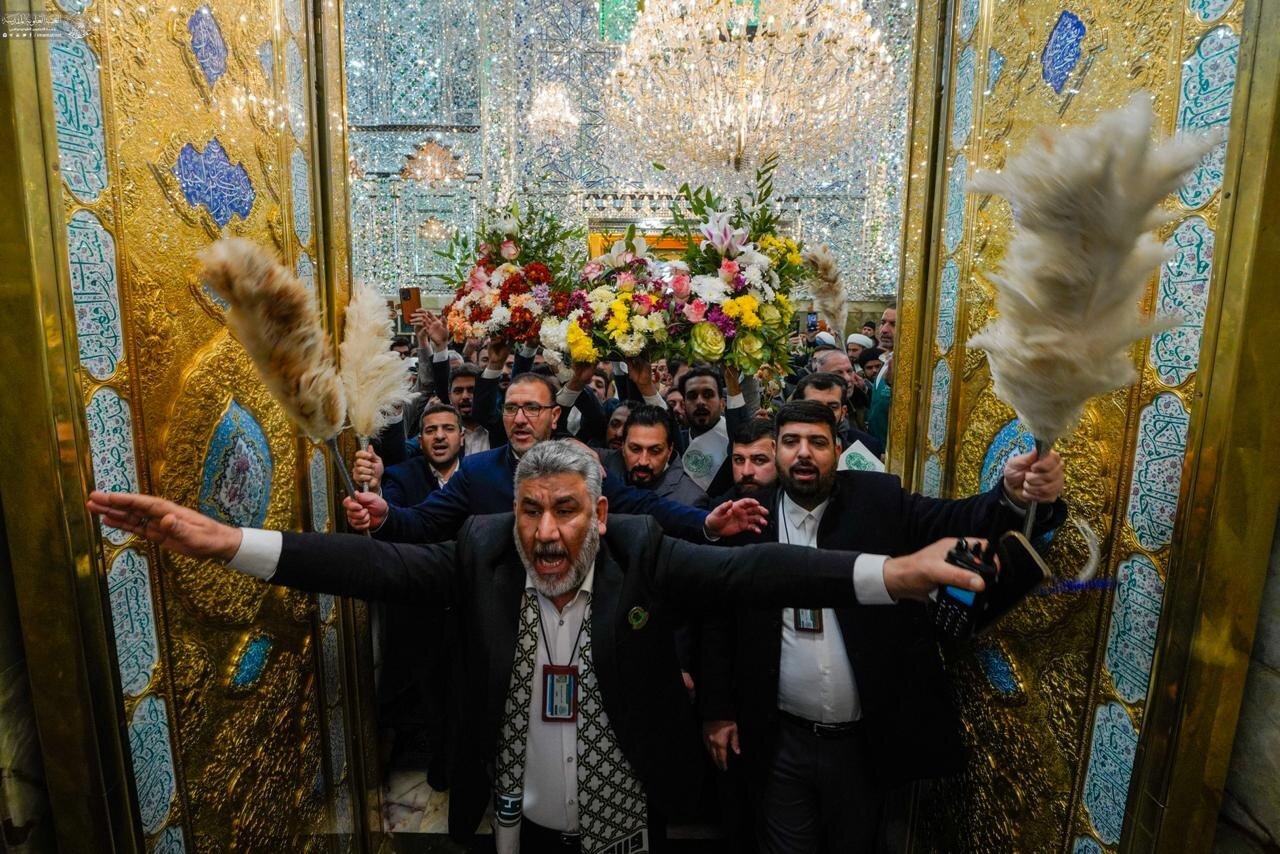 عکس/ گلباران حرم امام علی علیه السلام در نجف