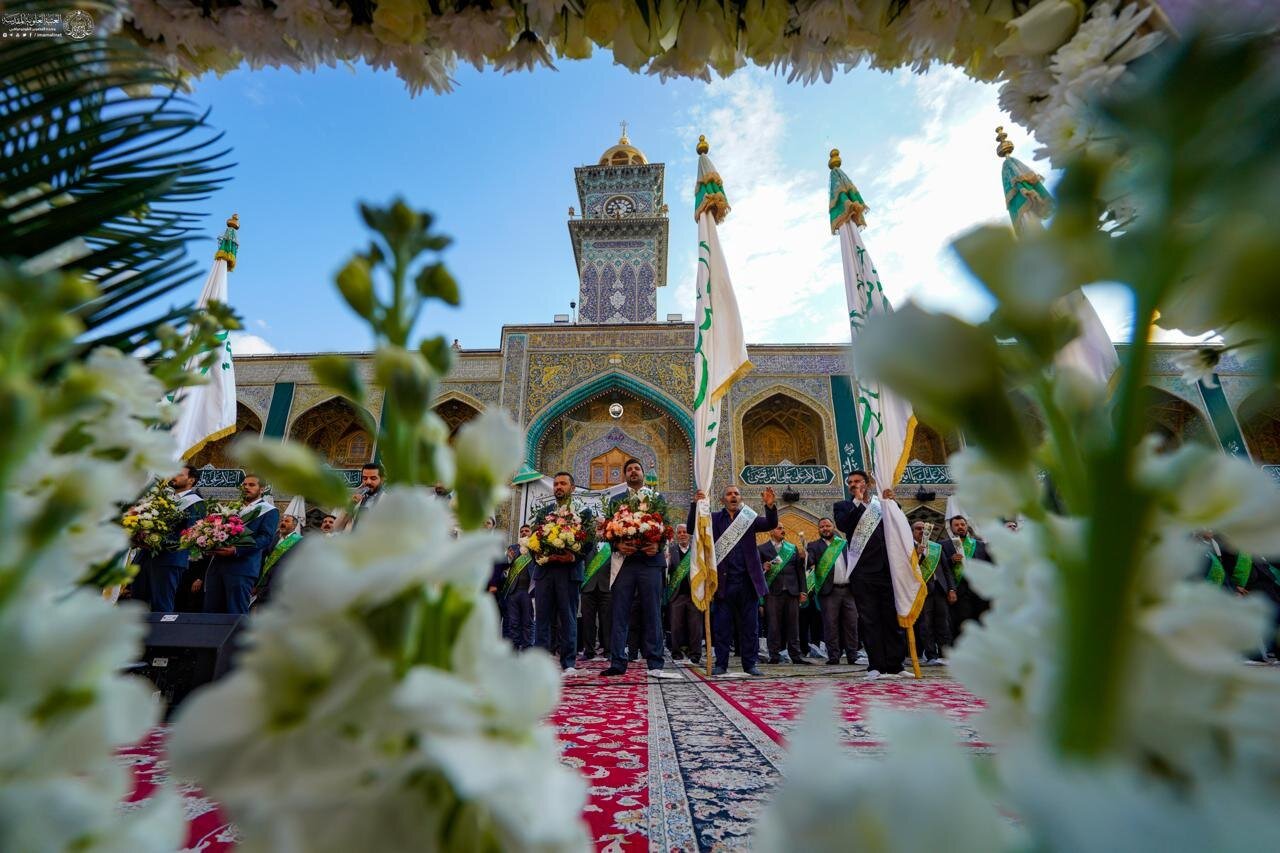 عکس/ گلباران حرم امام علی علیه السلام در نجف