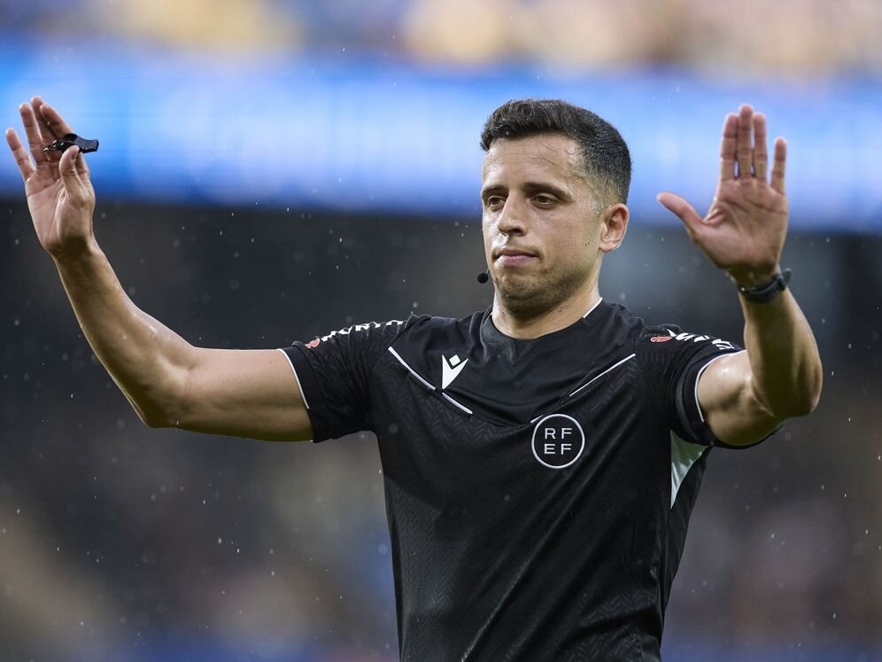 سرمربی اسپانیول: اگر داور به نفع ما سوت بزند باید از کاتالونیا برود!