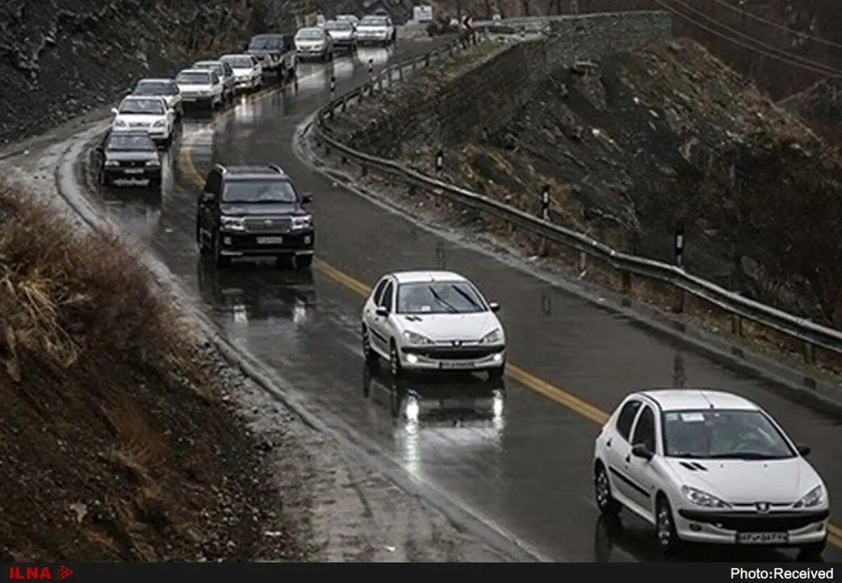 ترافیک سنگین در محور هراز/ انسداد چند محور به دلیل بارش برف و باران