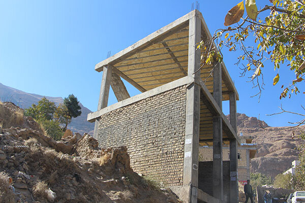 ساختوسازها روستای «قلات» را خفه کرد! + عکس