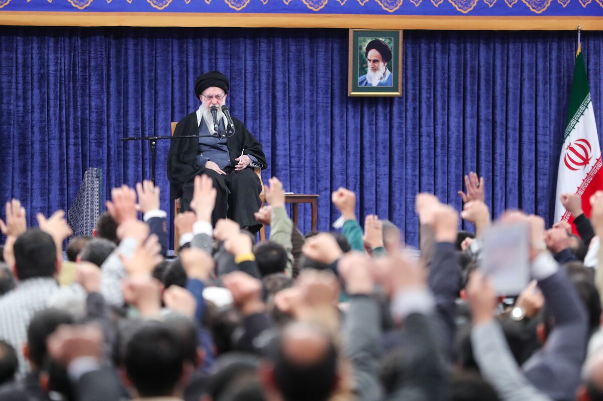 رهبر انقلاب: گران شدن بی حساب قیمت ارز خارجی و عدم ثبات آن طبیعی نیست+فیلم