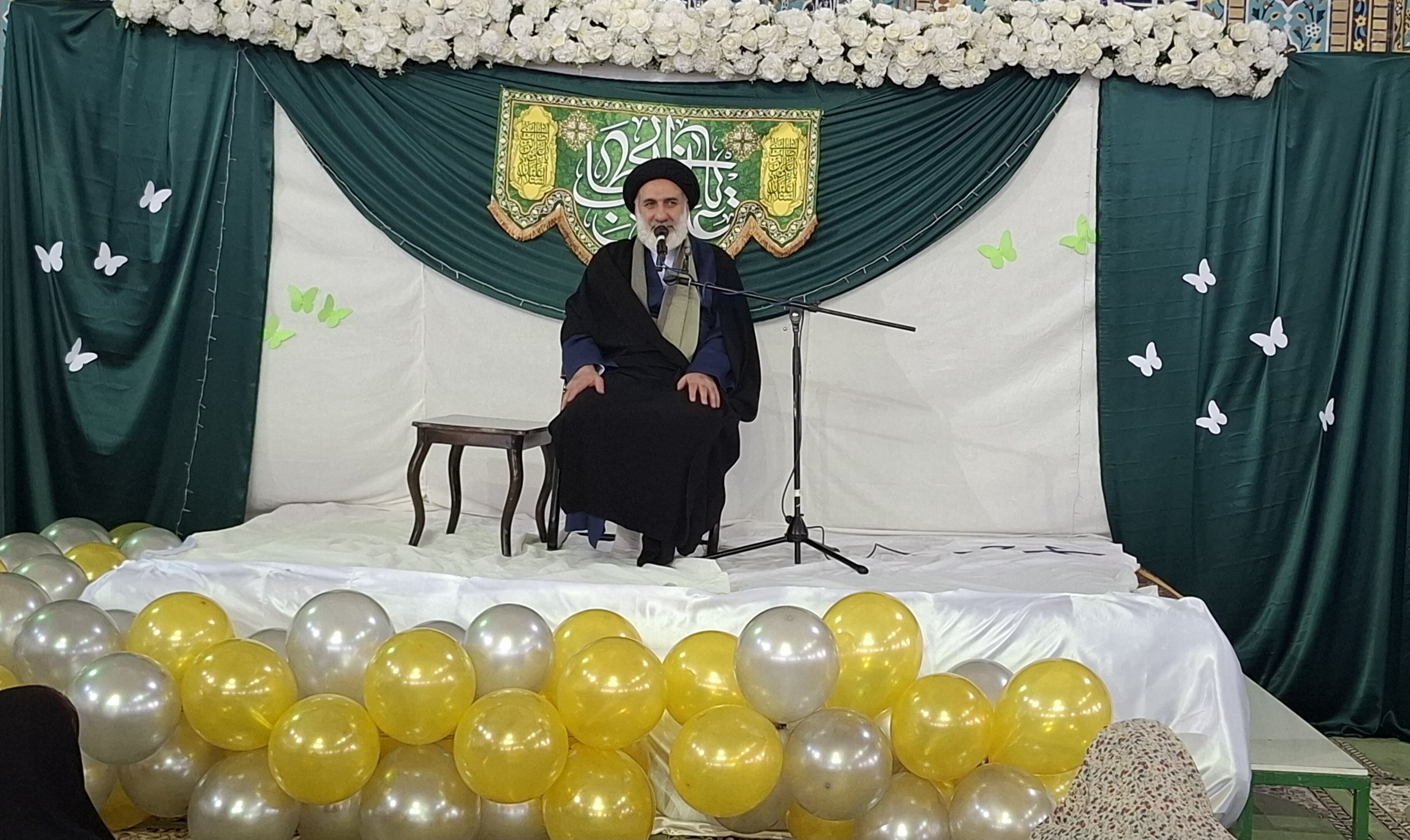 اعتکاف و قرائت روزانه قرآن، شارژ معنویت در برابر حیلههای دشمنان است