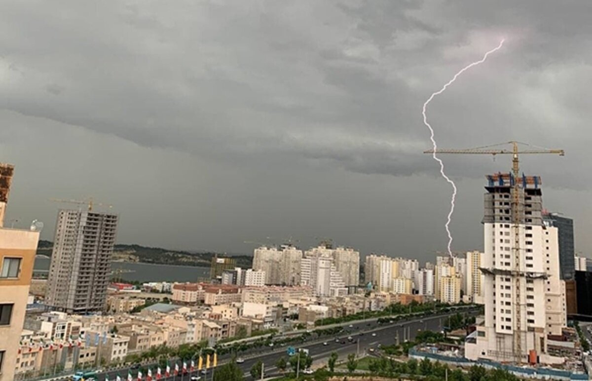 آسمان تهران تا فردا نیمه ابری خواهد بود