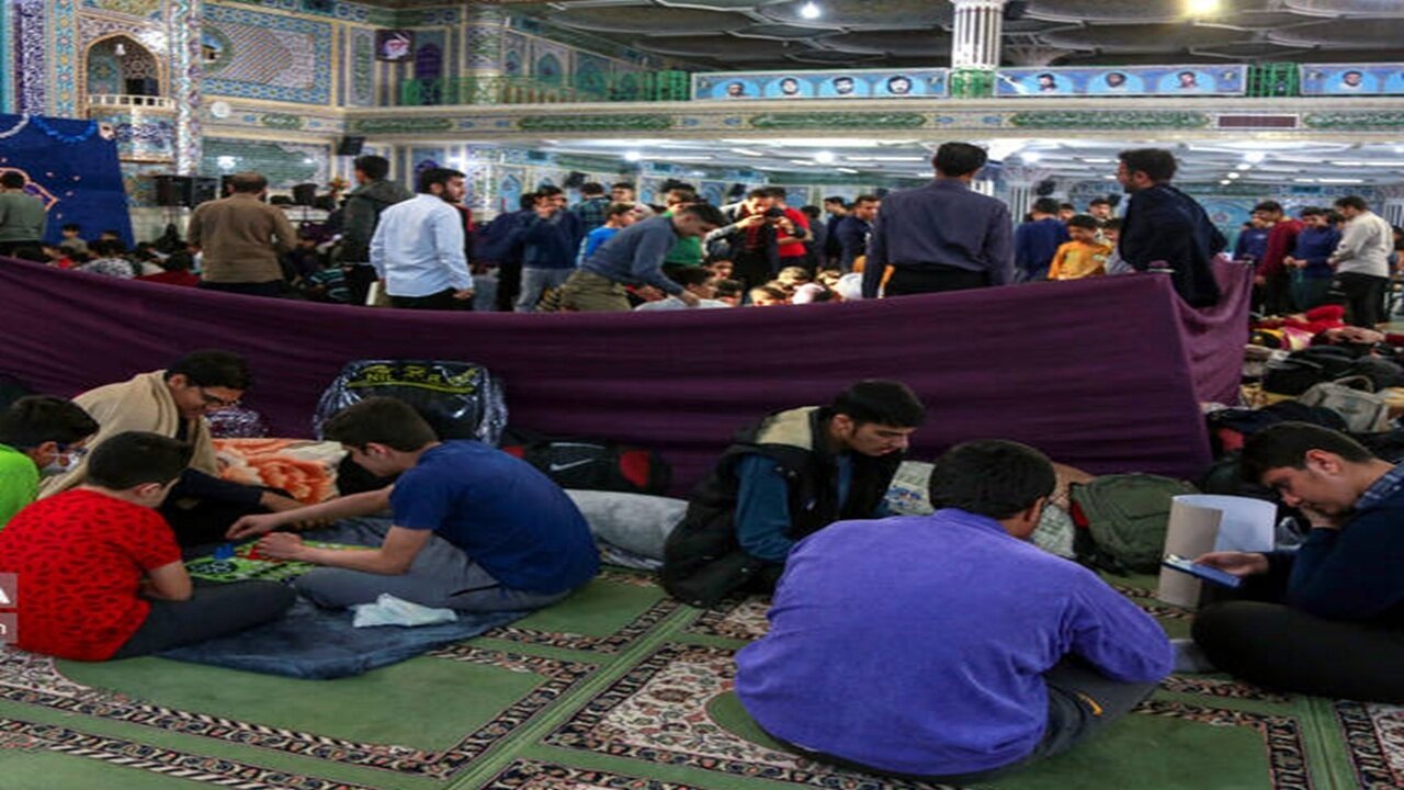 گزارش تصویری از برگزاری مراسم معنوی اعتکاف در محله گورت اصفهان