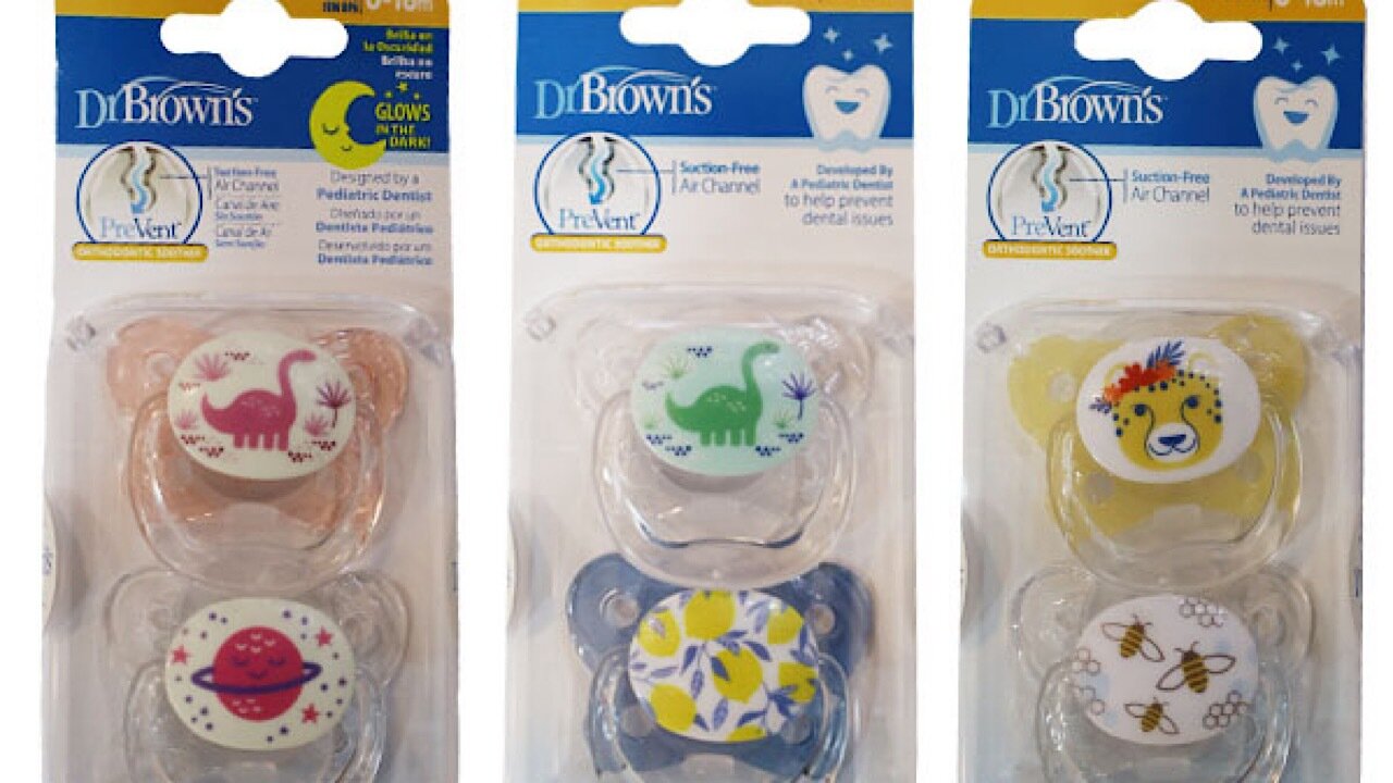 پستانک نوزاد چیست و چه انواعی دارد؟