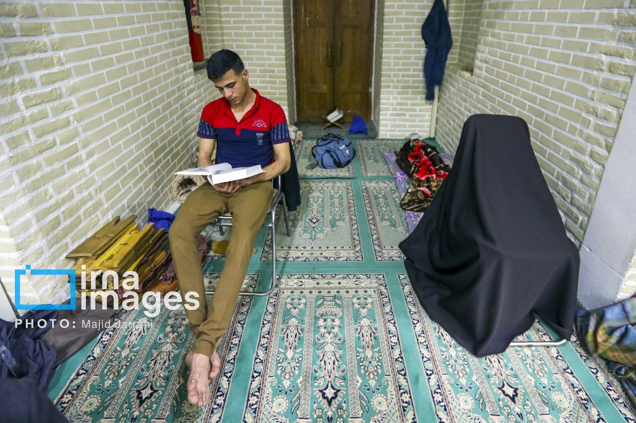 مراسم معنوی اعتکاف در مسجد ملا اسماعیل یزد