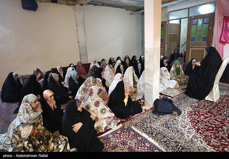 مراسم معنوی اعتکاف دختران دانش آموز درهمدان