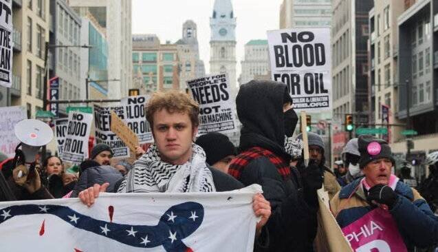 معترضان در فیلادلفیا خواستار استیضاح ترامپ شدند