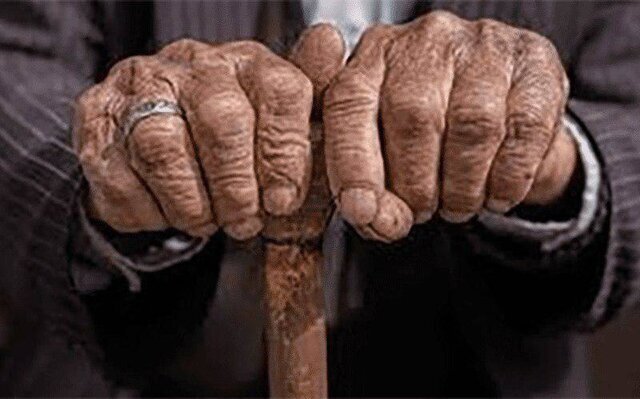 پیشنهاد بیمه سلامت برای کاهش هزینههای درمانی سالمندان