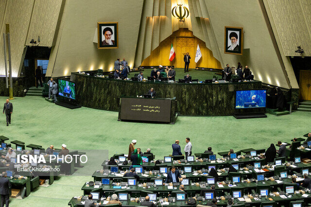 اخبار سیاسی ۱۴دی؛ اجرای وعده پزشکیان برای ۸۰ میلیون ایرانی/تکذیب مرگ «ساغر اعتمادی»