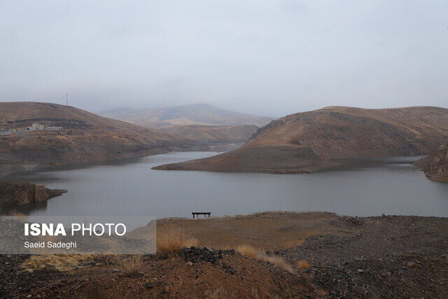فرماندار: سنگ بستر سخت و محدودیت منابع، چالش اصلی تأمین آب شرب باخرز است