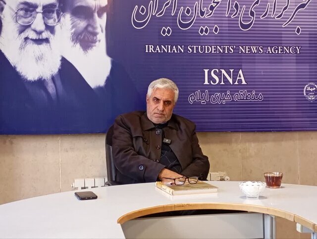 مردم عزیز مواظب کید، نیرنگ و فریب دشمنان قسم‌خورده‌ی ایران باشند
