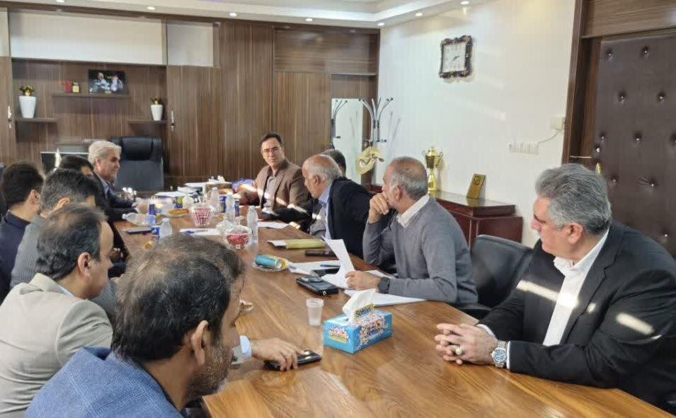 فرماندار تنگستان: تخلیه و ترخیص بار لنجها در تنگستان تسریع شد