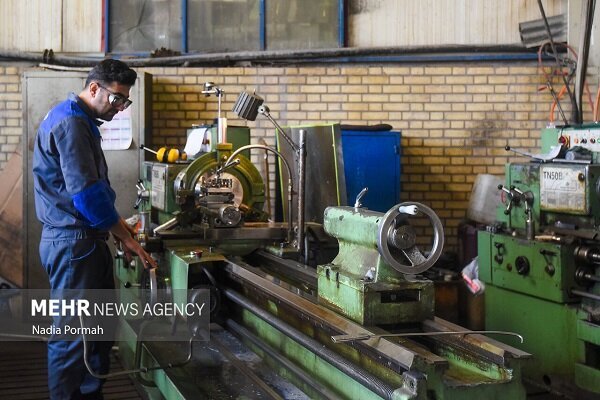 تأمین «امنیت شغلی کارگران» از نظارت دولت تا تعهد کارفرما