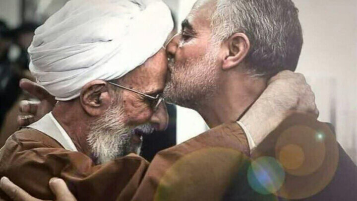 آیت‌الله مصباح و حاج قاسم دو سردار در خط مقدم علم و امنیت هستند