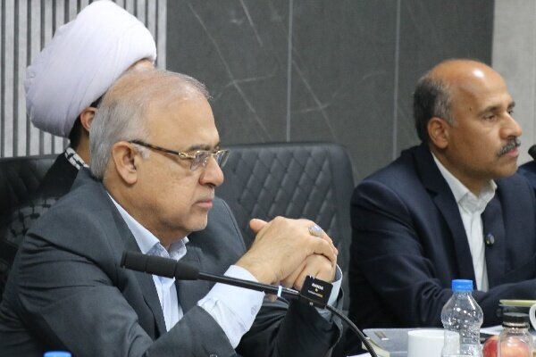 آشوری:حل مسائل بازار در گرو گفتوگوی مستقیم اصلاح می شود