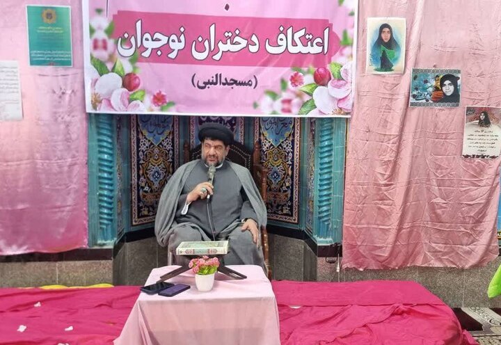امام جمعه گناوه: اعتکاف فرصتی برای رسیدن به آرامش حقیقی است