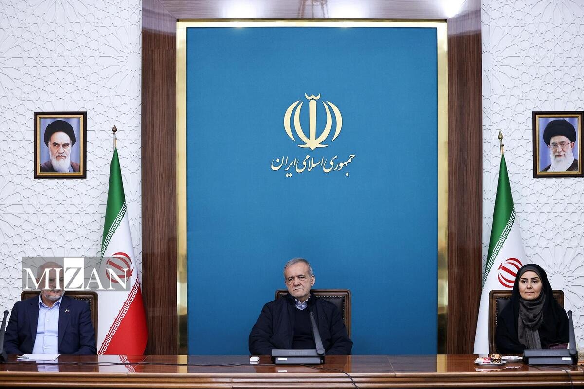 پزشکیان: اولویت دولت تکمیل مسیر‌های کریدوری شرق-غرب، شمال-جنوب و رینگ ریلی تهران و حومه است