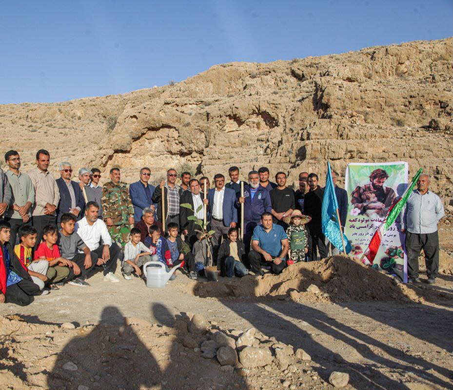 برگزاری مراسم درختکاری همزمان با روز پدر در خور + عکس