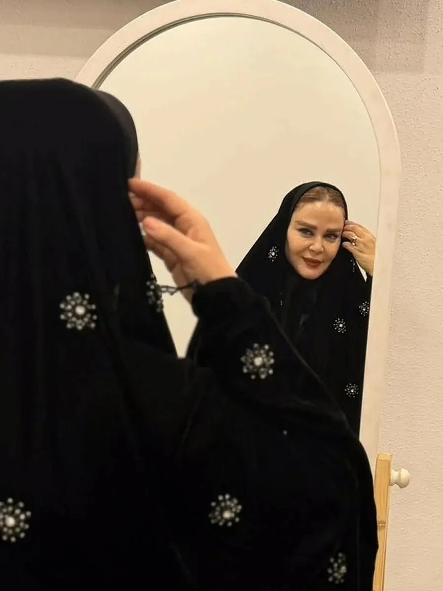 چهره ها/ بهاره رهنما با یک استایل مخملی جلب توجه کرد