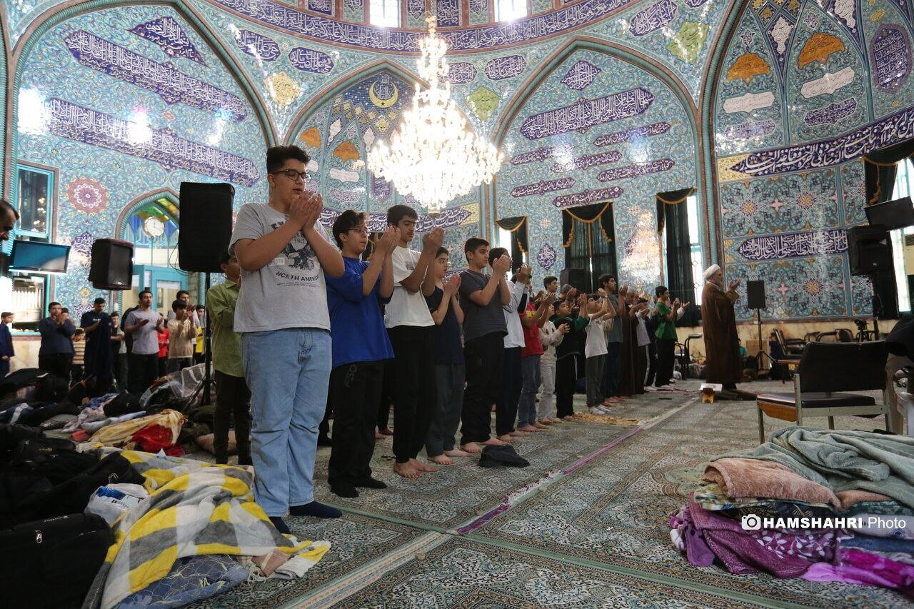 عکس/ رکورد حضور جوانان و نوجوانان در اعتکاف امسال