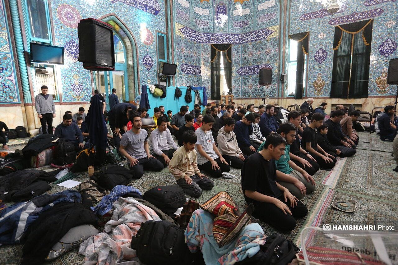 عکس/ رکورد حضور جوانان و نوجوانان در اعتکاف امسال