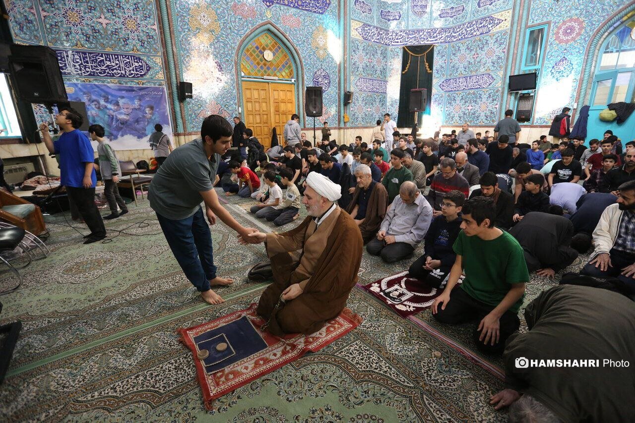 عکس/ رکورد حضور جوانان و نوجوانان در اعتکاف امسال