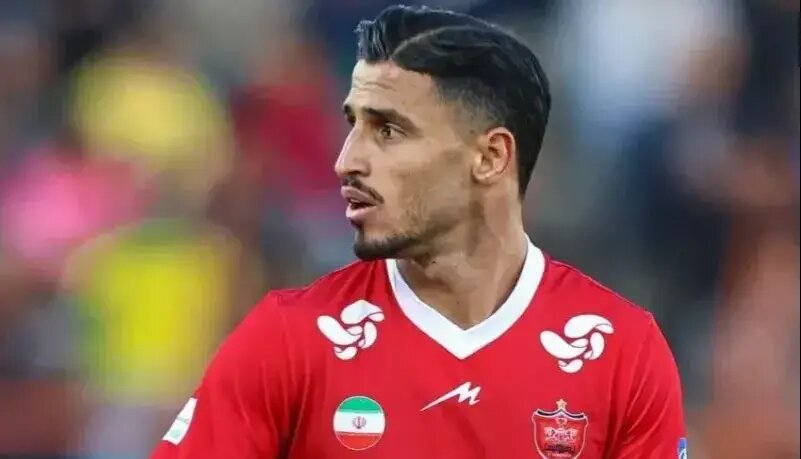 آقای گل پرسپولیس تمدید میکند