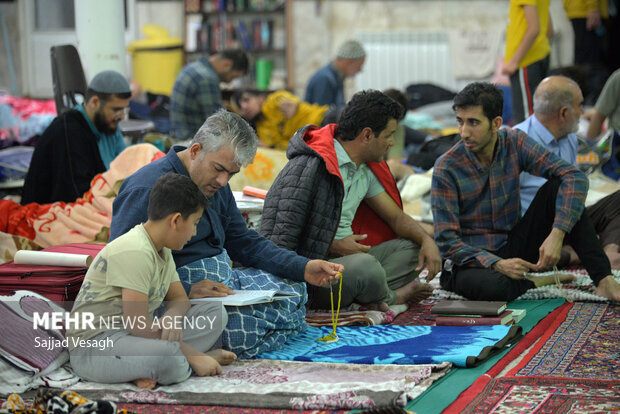 عکس/ مراسم معنوی اعتکاف در همدان