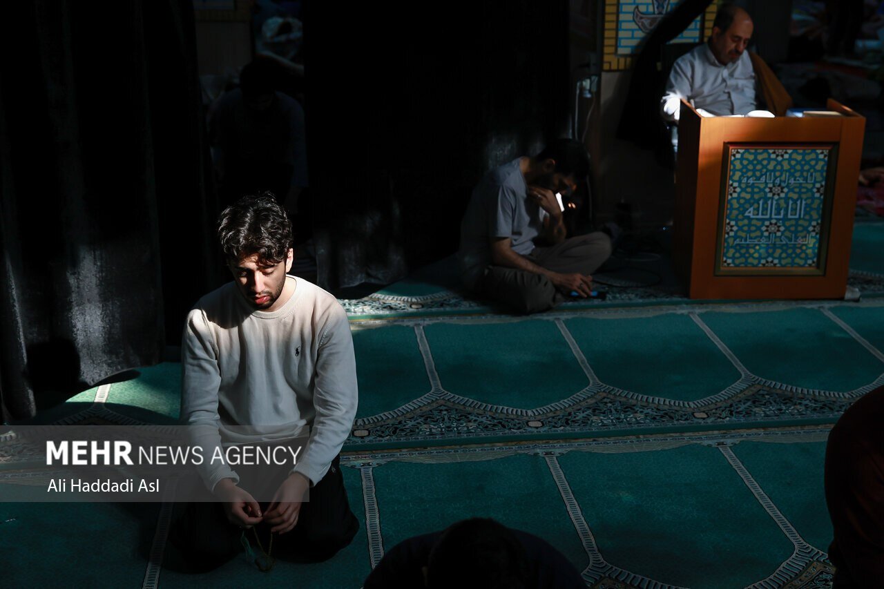 عکس/ مراسم معنوی اعتکاف در دانشگاه امیرکبیر