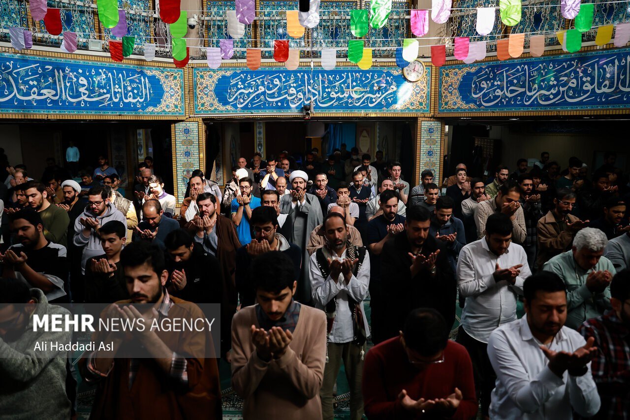 عکس/ مراسم معنوی اعتکاف در دانشگاه امیرکبیر