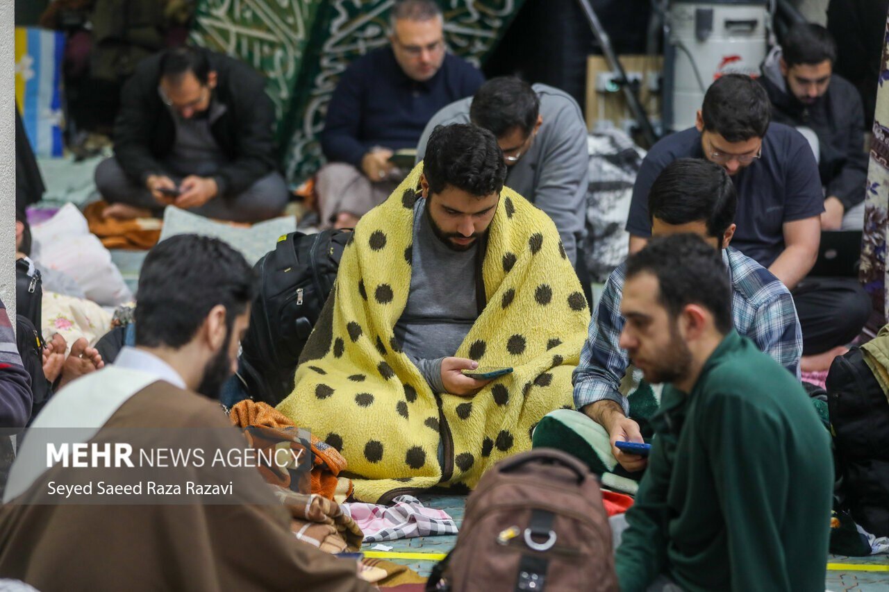 عکس/ مراسم معنوی اعتکاف در دانشگاه تهران