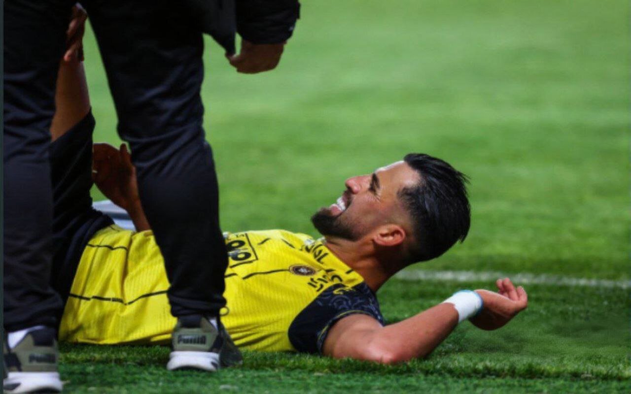 رضاوند یک ماه درد می‌کشد