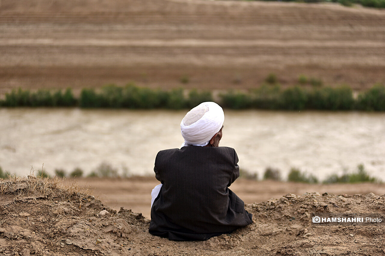 سرعت ورود سیلاب فراه رود به هامون کند شد | اهالی سیستان: نه آب ماندگار است و نه خوشحالی ما