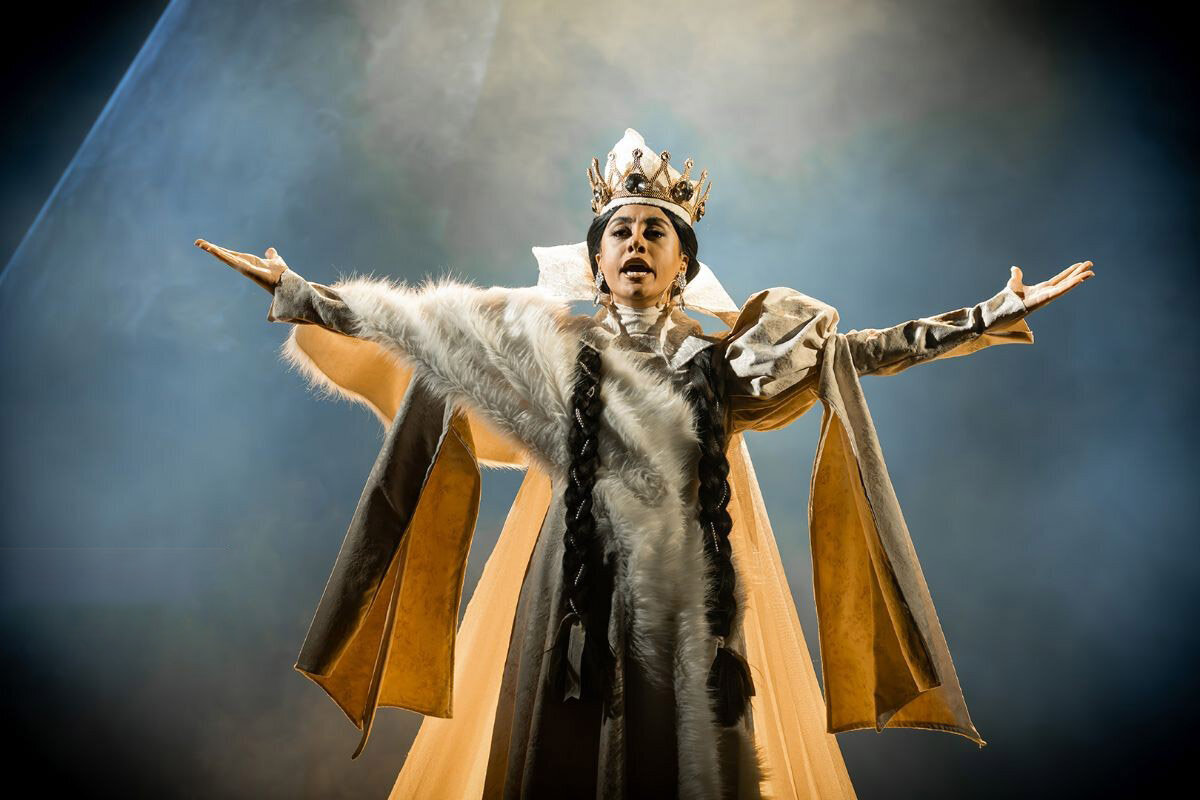 فرهاد آییش، الناز ‌حبیبی و وحید ‌آقاپور همچنان روی صحنه