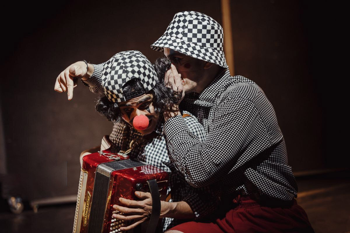 فرهاد آییش، الناز ‌حبیبی و وحید ‌آقاپور همچنان روی صحنه