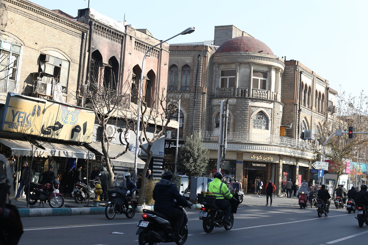 بازارها سرگرم کسب‌وکارند